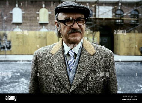 GENE HACKMAN, THE ROYAL TENENBAUMS, 2001 Stock Photo - Alamy