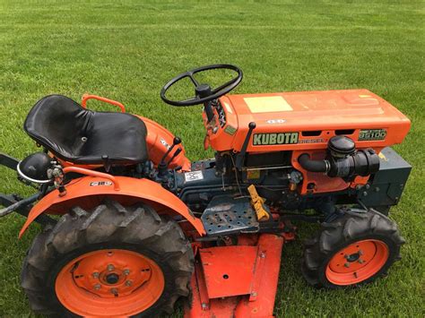 Kubota B5100 Diesel 4WD Compact Tractor - RonMowers