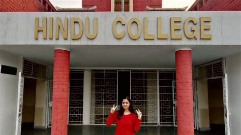 Hindu College | How's life in College? | Delhi University - YouTube