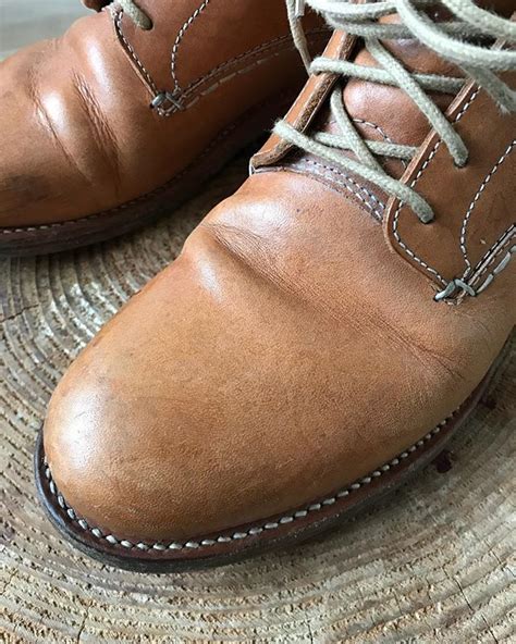 Nice patina on those Classic women boots. Thats the beauty of natural vegetable tanned leather ...