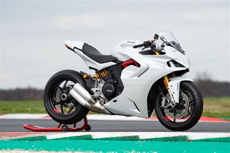 Updated Ducati Supersport 950 arrives in Down Under - Motorbike Writer