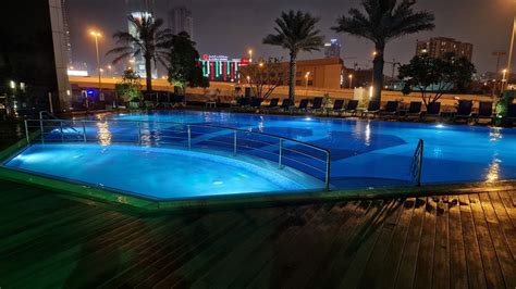 Hotel Atana, Dubai - Reception, swimming pool, breakfast and dinner - on the "ground"! December ...