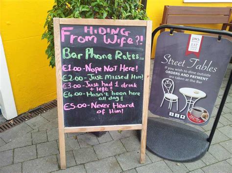 21 Funny Bar Signs That Will Have You Cracking Up