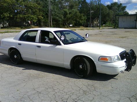 Ford Crown Victoria Police Interceptor P71 Police Package:picture # 10 ...