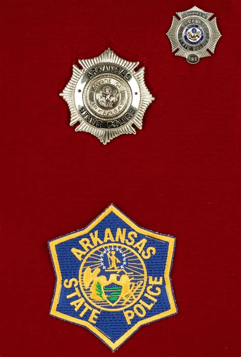 ARKANSAS STATE POLICE BADGE (3)