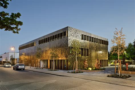 Gallery of Fraunhofer-Institut TZA / JSWD Architekten - 2