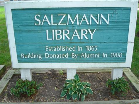Salzmann Library | Saint Francis WI
