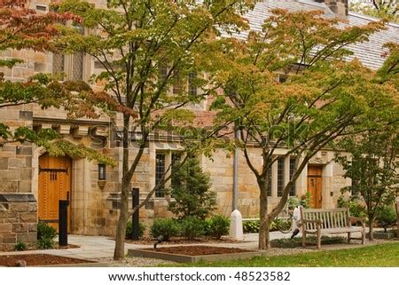 Jonathan Edwards College Of Yale University In Fall Colors Stock Photo 48523582 : Shutterstock