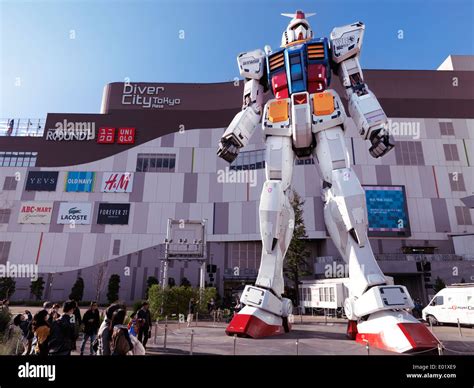 Rx 78 Gundam Statue