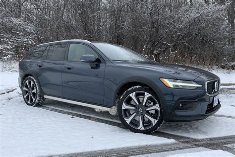 Millennial Mom’s Review: 2023 Volvo V60 Cross Country - TrendRadars