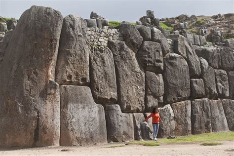 Sacsayhuaman: Ruins of a Magnificent Inca Fortress - AMZ Newspaper