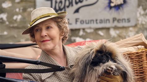 'All Creatures' star Patricia Hodge: 'I love Tricki Woo!' | What to Watch