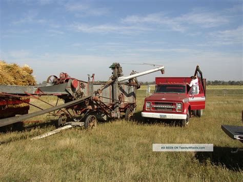 1920 ' S Mccormick Deering 28 " Threshing Machine