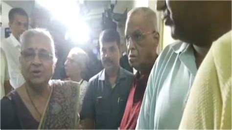 Infosys founder Narayana Murthy, wife Sudha Murty cast votes in Bengaluru - Public TV English