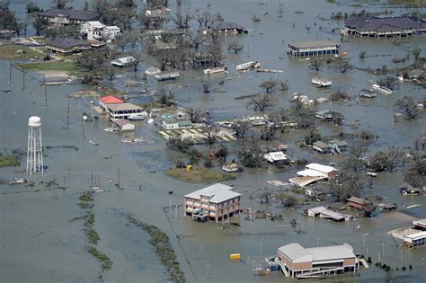 Photos Of Damage In Texas And Louisiana From Hurricane Laura