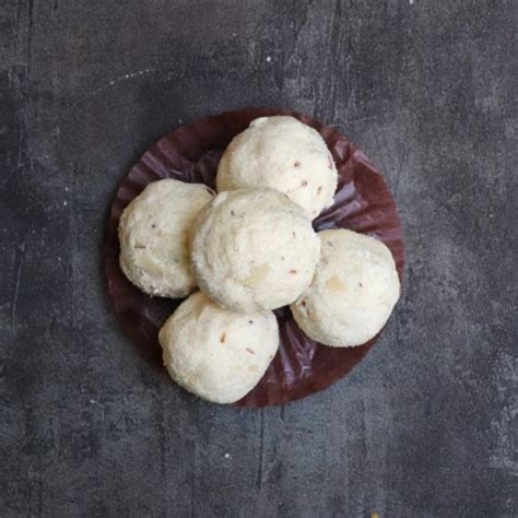 Malai laddu | chocolate laddu - Traditionally Modern Food