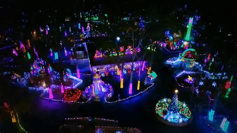 Heavyweight Storybook Land Is 25 Acres of Holiday Fun - The Great Christmas Light Fight - YouTube