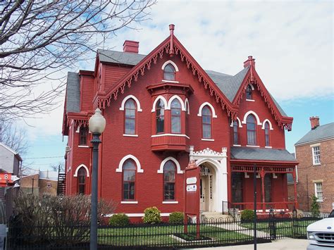 Chilleclothe, Ohio Gingerbread house | Victorian homes, Historic homes ...