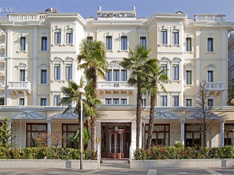 Trieste Victoria Hotel in the resort of Abano Terme, Italy Desktop wallpapers 1400x1050