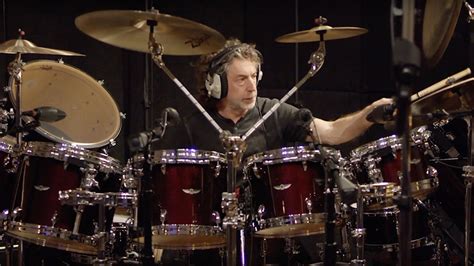 Watch Simon Phillips deliver a phenomenal prog-rock drum performance in this exclusive DarWin ...