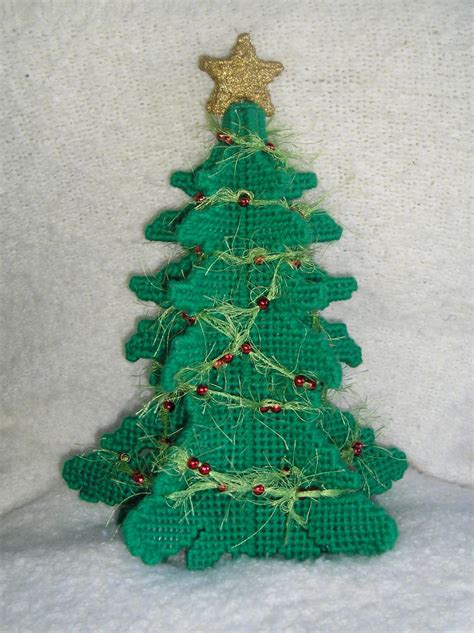 plastic canvas Christmas Tree by HeddaLee on DeviantArt