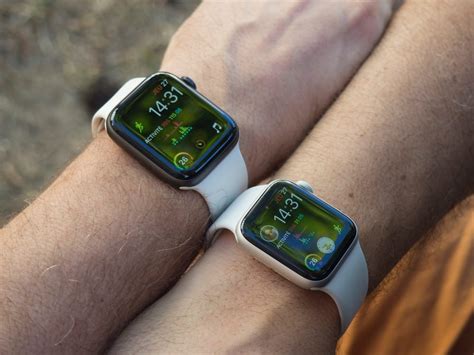 40 мм и 44 мм apple watch на руке фото
