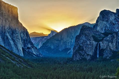 John Baggaley Photography | Sunrise over Yosemite Valley