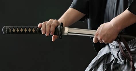 Nodachi vs Katana: Characteristics, History, and Combat