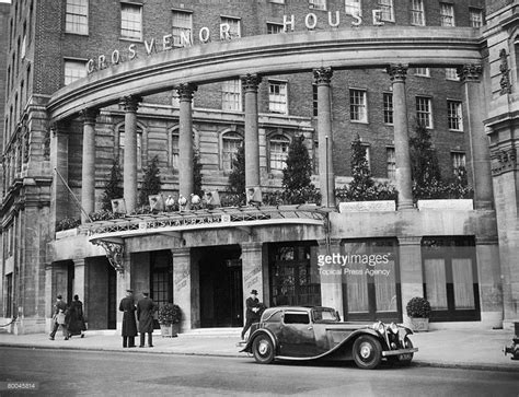 The entrance to the Grosvenor House Hotel in Park Lane, London, circa ...