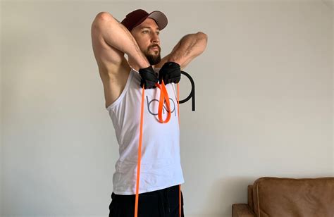 The 9 Best Shoulder Exercises With Resistance Bands - BiqBandTraning