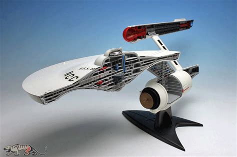 AMT USS Enterprise - NCC-1701 - Cutaway - 1:537 (AMT891) - Axels Modellbau Shop