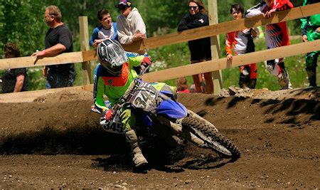 Dirt bike riding tips for beginners: 11 top riding tips to develop ...