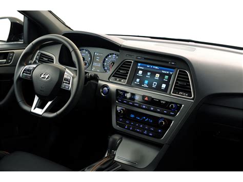 2015 Hyundai Sonata: 143 Interior Photos | U.S. News