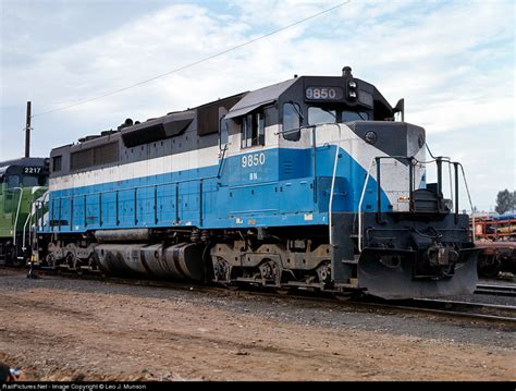 RailPictures.Net Photo: BN 9850 Burlington Northern Railroad EMD SDP40 ...