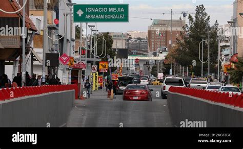 Ciudad Juarez Mexico busy business underground traffic border 4K Stock ...