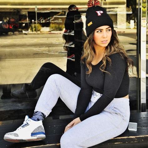 #AirJordan III True Blue worn by a girl | Sneakerhead outfits, Girls wearing jordans, Fashion