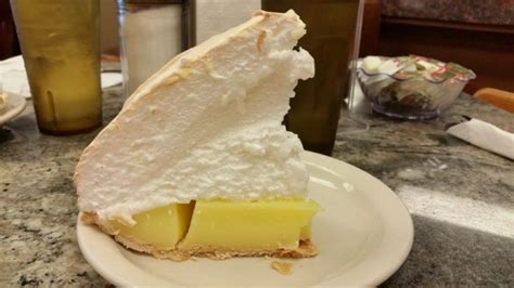 A Tiny Shop In Texas, The Blue Bonnet Cafe Serves Mouthwatering Pie ...