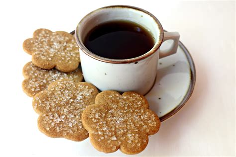 Cinnamon Snap Cookies - The Monday Box