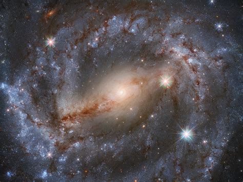 Hubble Captures Galactic Glamour Shot | NASA