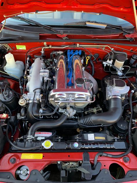 Here’s a closer look to my engine bay. : Miata