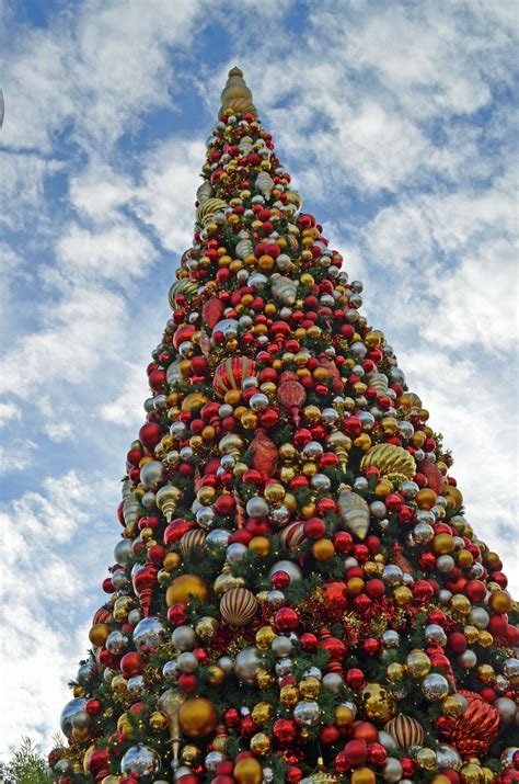 45 Amazing Disney Christmas Tree Decorations Ideas - Decoration Love