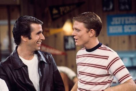 Emmys 2018: Henry Winkler, Ron Howard Have Happy Days Reunion | Happy days tv show, Happy day ...