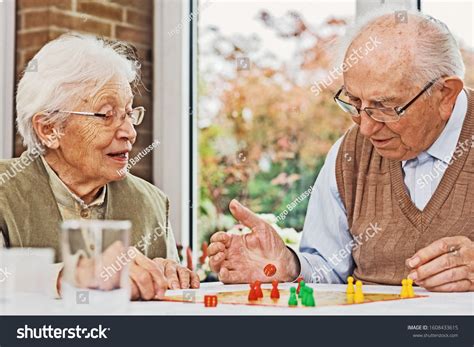 5,805 Old people playing board games Images, Stock Photos & Vectors | Shutterstock