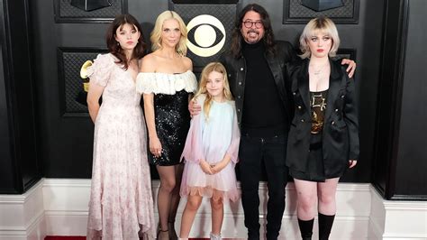 Foo Fighters' Dave Grohl admits to fathering baby outside his marriage | Fox News