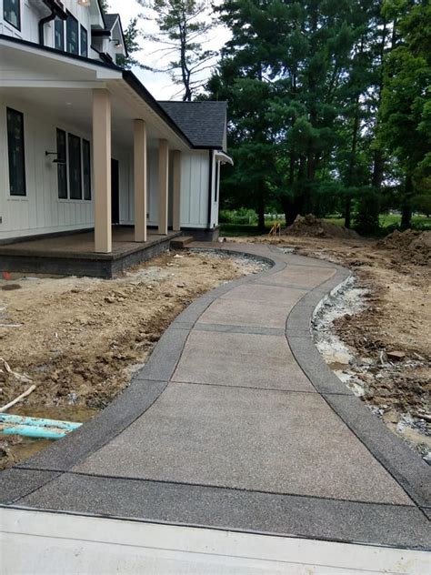 Concrete Sidewalk Installation