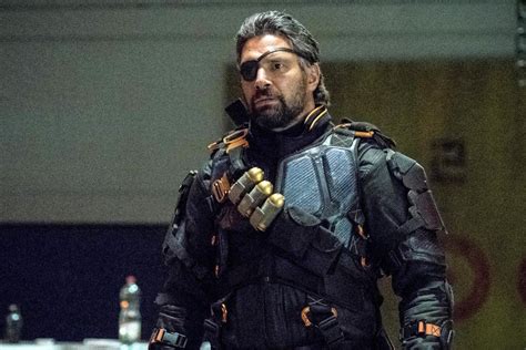 'Arrow' star Manu Bennett previews Slade Wilson's return | Manu bennett, Arrow season 6, Deathstroke