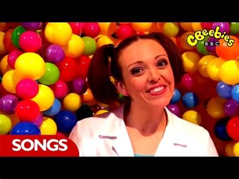 Nina and the Neurons: Get Sporty: Theme Song-CBeebies - YouTube