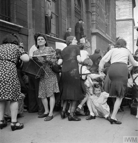 THE LIBERATION OF PARIS, 25 - 26 AUGUST 1944 | Imperial War Museums