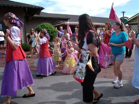 A Disney World Diva Blog About Disney: Disney Downtown Princess Parade