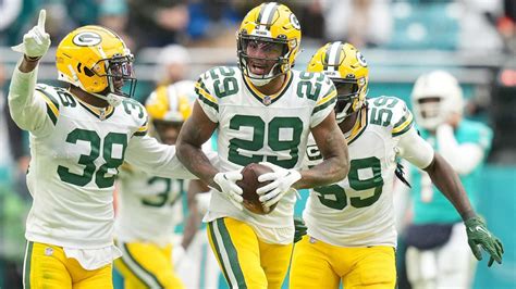 Packers vs. Dolphins score, takeaways: Green Bay D capitalizes on late Tua meltdown, spoils ...